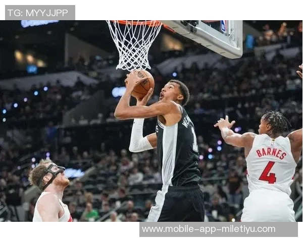 文班谈空中转身360上篮首次尝试未专门练习展现惊人天赋