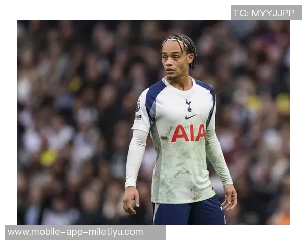 西蒙斯加盟热刺接过孙兴慜7号却17场未能破门引发热议