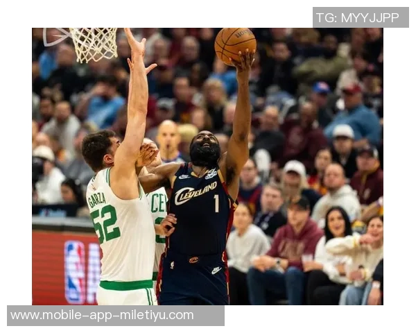 哈登与莱昂纳德下半场表现低迷合计仅得10分不敌角色球员科比布朗 哈登与莱昂纳德下半场表现低迷合计仅得10分不敌角色球员科比布朗